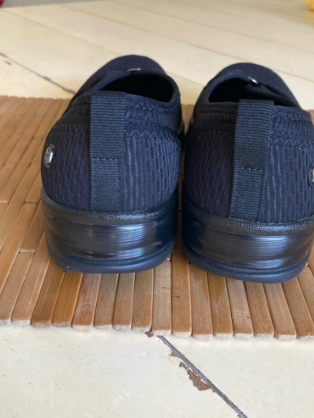 B Zees “Niche” Slip on Flats - Picture 6 of 6